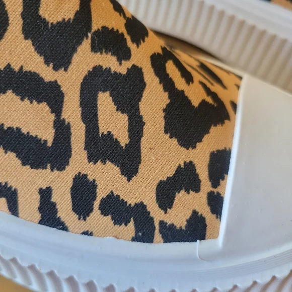 Qupid Slip On Platform Sneakers - Picture 4 of 5